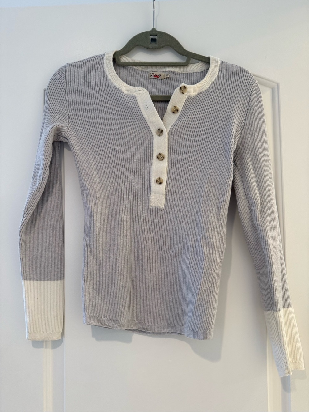 Faherty Ribbed Henley Sweater with Contrast Cuffs - Light Gray & Cream - Size S